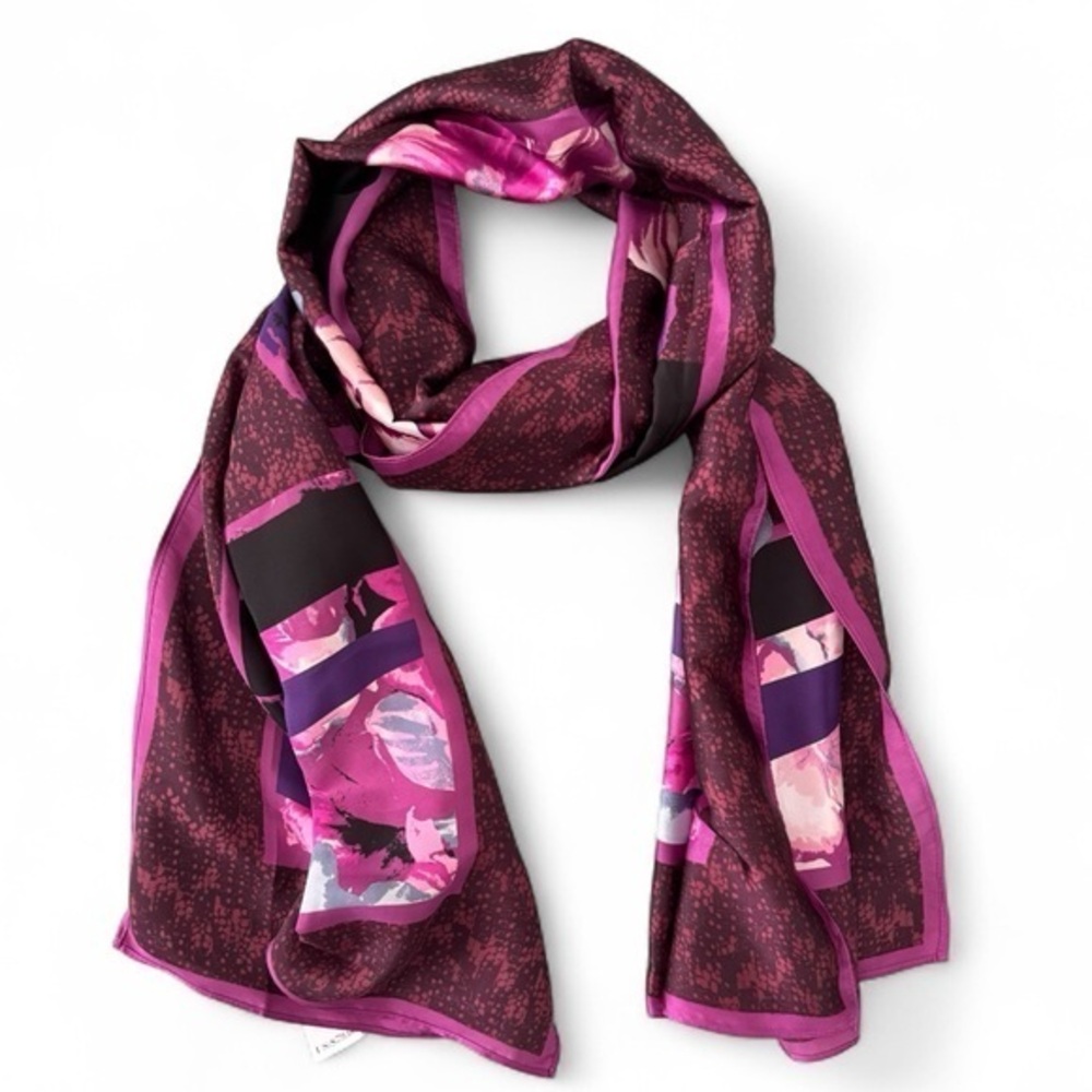 NWT WHITE HOUSE BLACK MARKET Viola Oblong Scarf Shawl Purple Cabernet